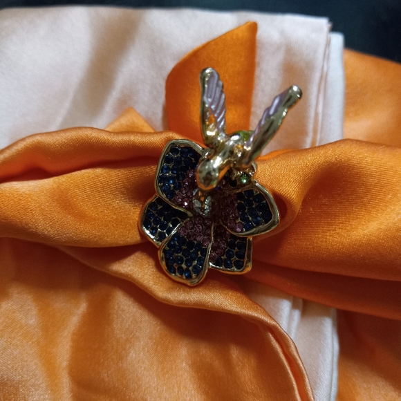RING - HIBISCUS FLOWER HUMMINGBIRD RHINESTONE ENAMEL GOLD TONE SIZE 7 - Picture 7 of 13